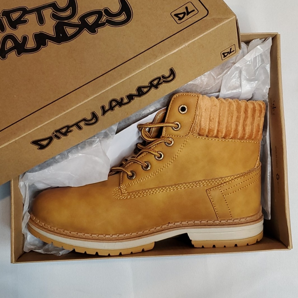 NWT Dirty Laundry Alpine Nubuck Camel Booties 8.5 - Picture 2 of 8